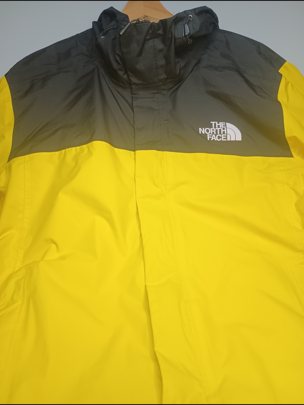 The North Face Men’s Venture 2 Dryvent Hooded Jacket Size L